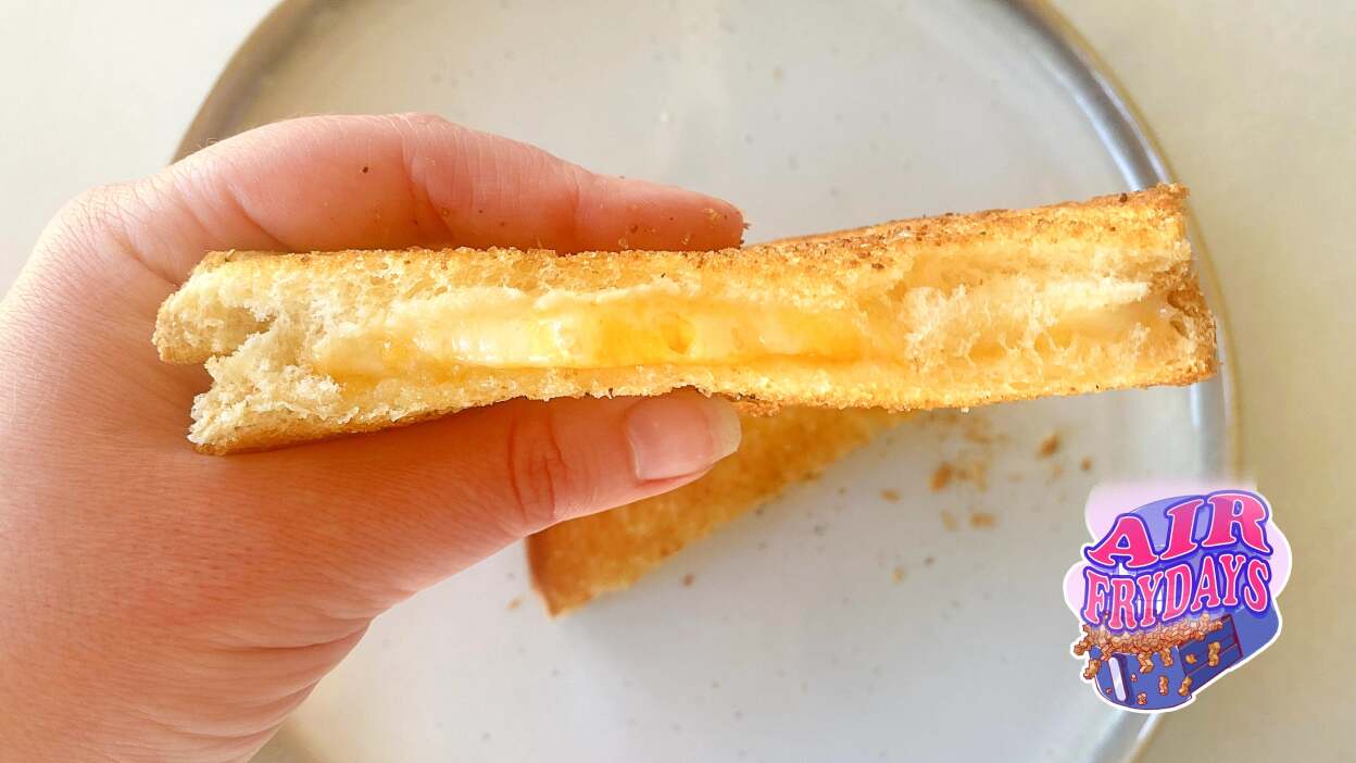 Air Fried Garlic Bread Grilled Cheese Is a Lowbrow Delight